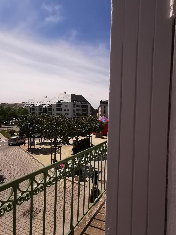 Studio Balcon De La Place Dinan Eksteriør billede