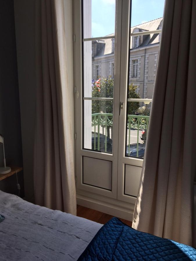 Studio Balcon De La Place Dinan Eksteriør billede